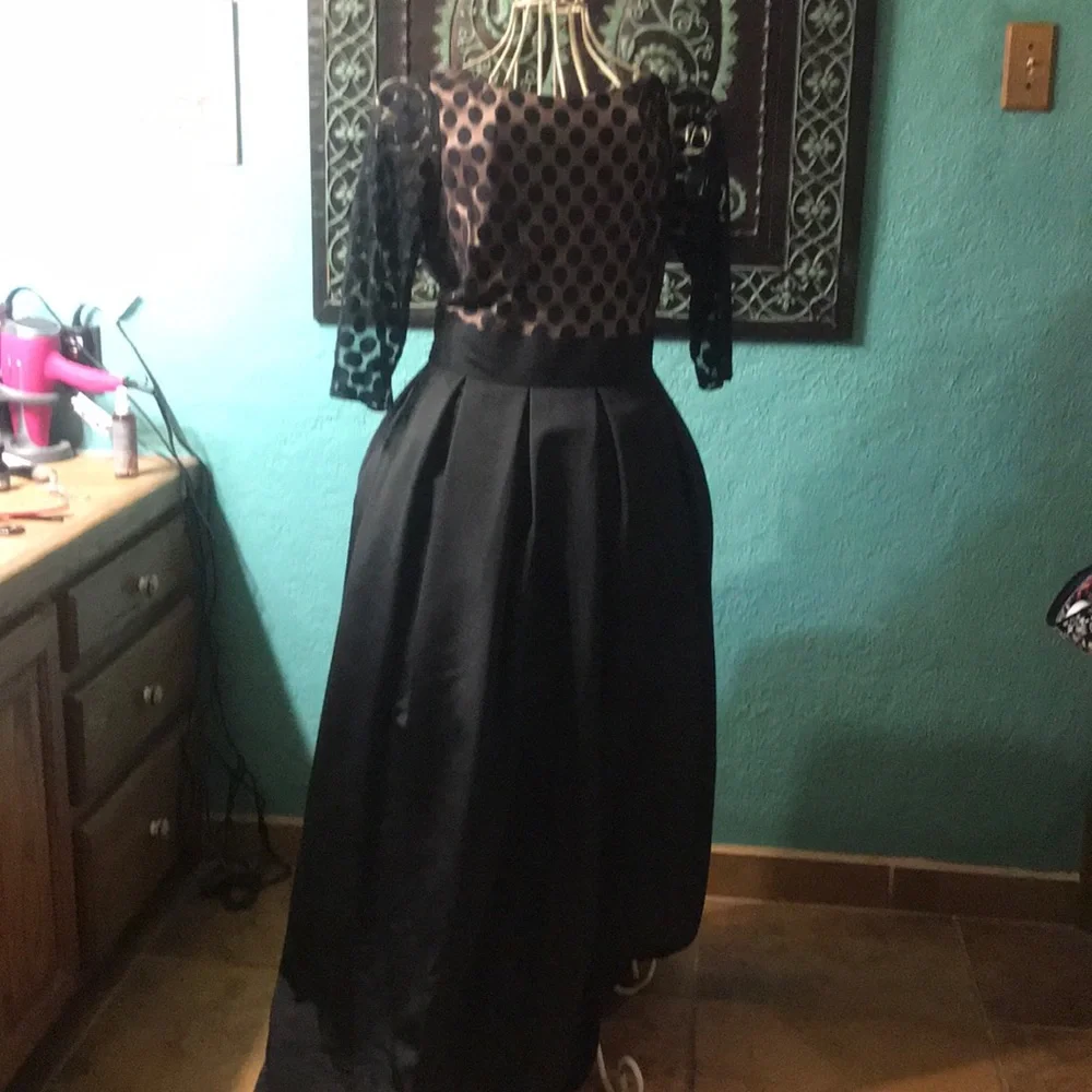 Dress - Picture 1 of 1